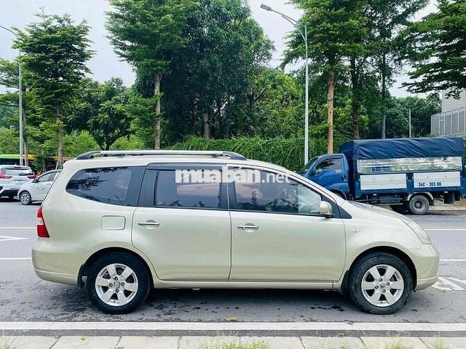 Nissan Grand livina 2010 1.8 AT