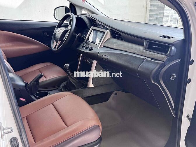 Toyota Innova 2021 2.0E - 82000 km