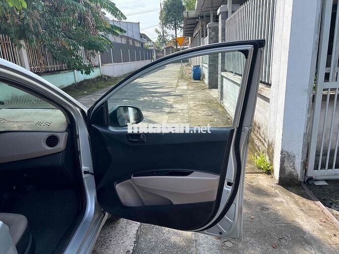 Hyundai Grand i10 2016 Sedan 1.2 MT bao sang tên