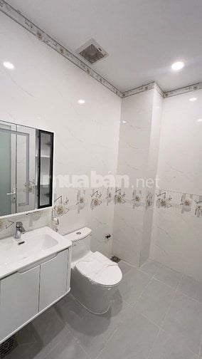 Nhà mặt tiền đường phan xích long