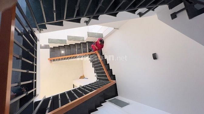 Nhà mặt tiền đường phan xích long