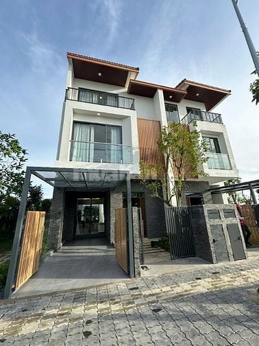 Nhà phố thương mại LA Home 5,45 tỷ – Cạnh TP.HCM, sống xanh