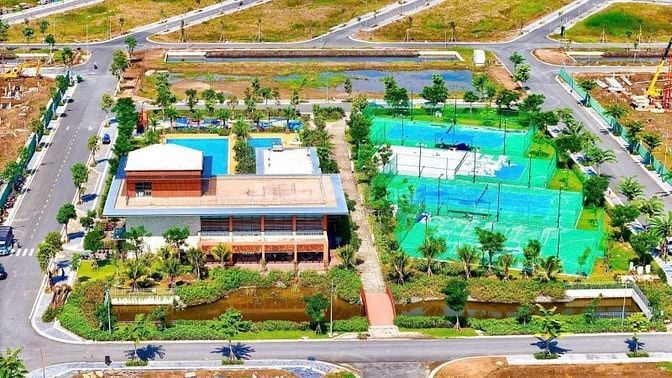 Nhà phố thương mại LA Home 5,45 tỷ – Cạnh TP.HCM, sống xanh