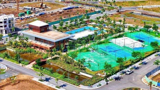 Nhà phố thương mại LA Home 5,45 tỷ – Cạnh TP.HCM, sống xanh