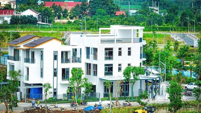 Nhà phố thương mại LA Home 5,45 tỷ – Cạnh TP.HCM, sống xanh