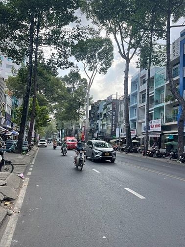 Bán Tòa nhà Mặt Tiền Ngô Gia Tự, Quận 10 . Dt : 4.2 x18m. 5 lầu.34 TỶ