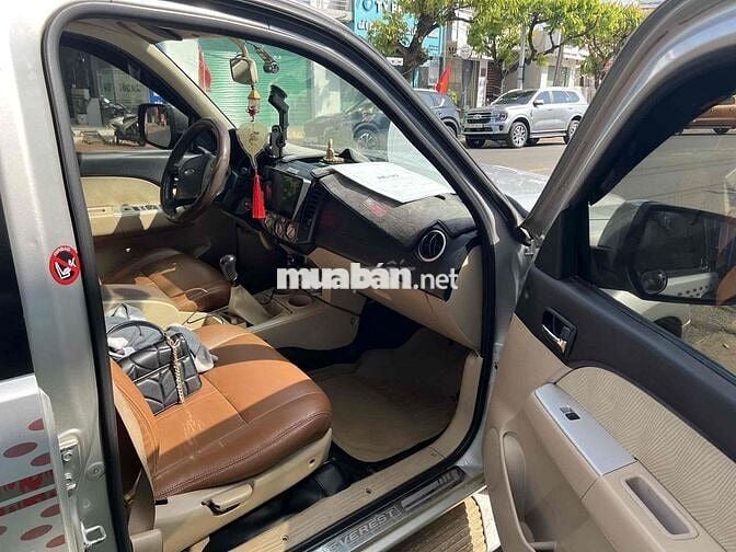 Ford Everest 2011 2.6L 4x4 MT - 160000 km