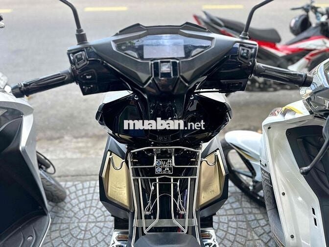 ab 4val 2024 bs43 odo 12k gopnoxau đưa 12d lấy xe