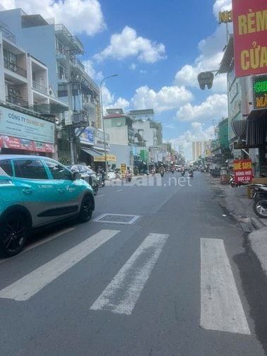 Cần bán gấp MT Lạc Long Quân, Phường 10, Quận Tân Bình