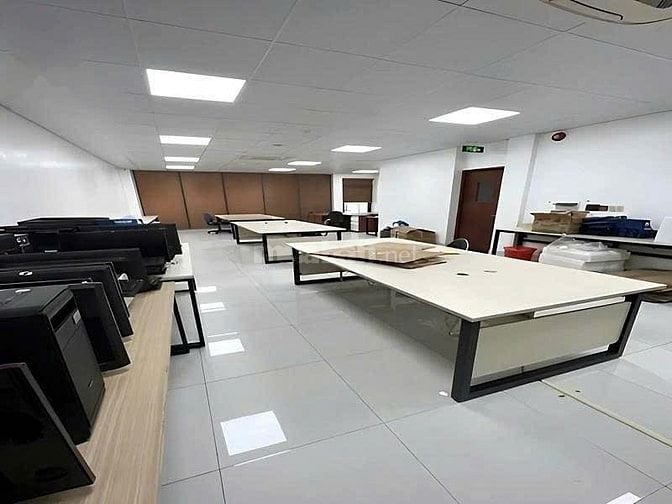 Cho thuê nhà mặt tiền Vườn Lài, P.P.T.Hòa, Q.Tân Phú giá 115tr