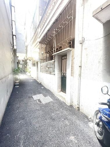 Phùng Chí Kiên, 2 mặt ngõ, 72m2, Ô tô tránh trước nhà, vào nhà
