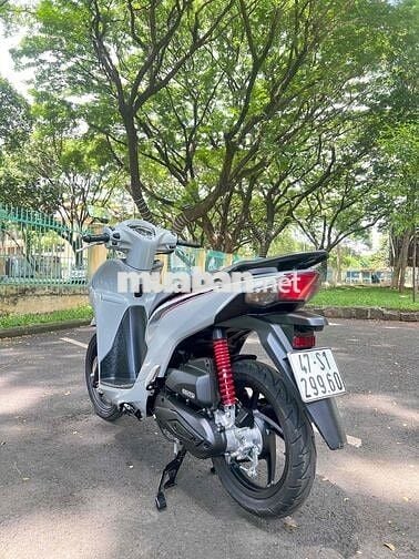 vision 2022 bản sporty xám xi măng