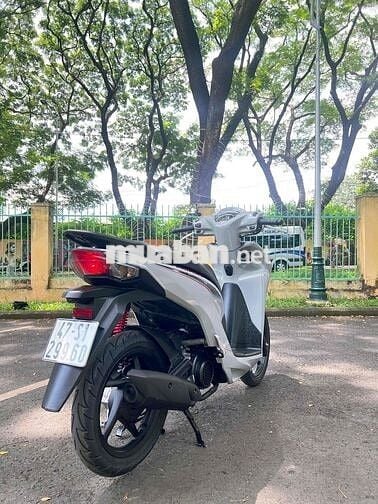 vision 2022 bản sporty xám xi măng