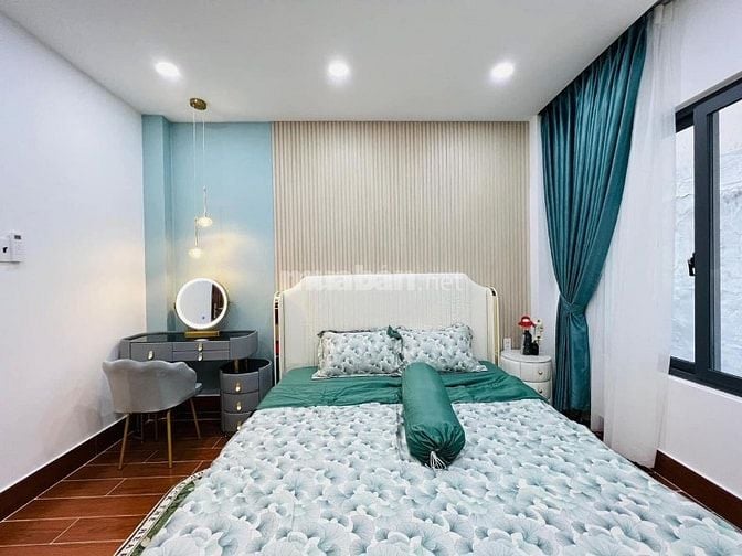Nhà Tên Lửa - Tỉnh Lộ 10 - Xây 3 Lầu 4 Phòng Ngủ 5Wc Giá Chỉ Hơn 6 Tỷ