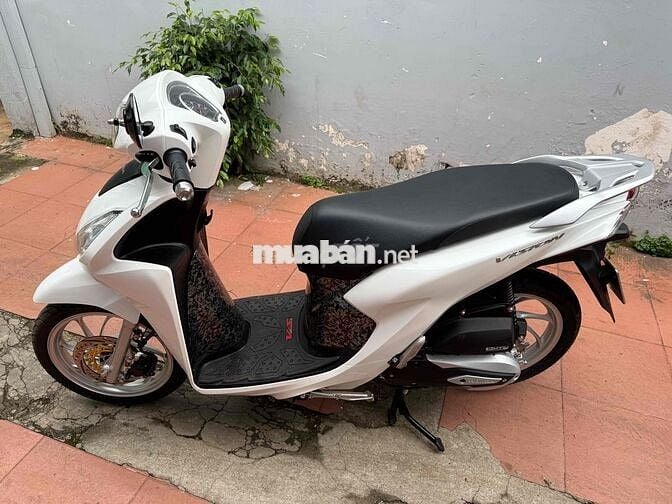 xe mới mua tháng 3 chạy odo 1800