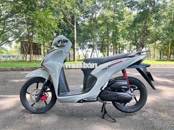 vision 2022 bản sporty xám xi măng