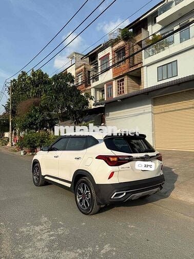 Kia Seltos 2021 Premium 1.4 AT - 67000 km