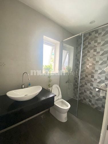 CHO THUÊ NHÀ 2 MT ĐƯỜNG ĐINH TIÊN HOÀNG, QUẬN 1 - DT NGANG 4x18M 