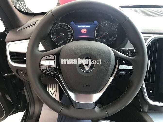 VinFast Lux SA2.0 2022 - 50000 km
