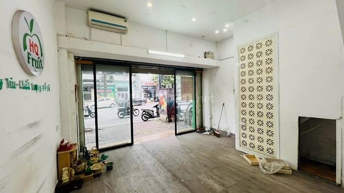 Bất ngờ chưa ! 15.9 tỷ có nhà mặt phố Thanh Nhàn, mặt tiền 5m, 4 tầng