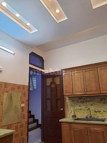 Cho thuê nhà 5 tầng tại số 6 ngõ 713 Lạc Long Quân, ô tô đỗ cửa
