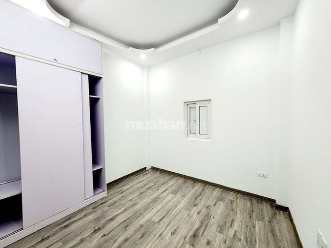 Nhà dân ngõ 294 Đội Cấn, ở luôn, trước nhà rộng 3m DT45m2 5T giá 6.5ty