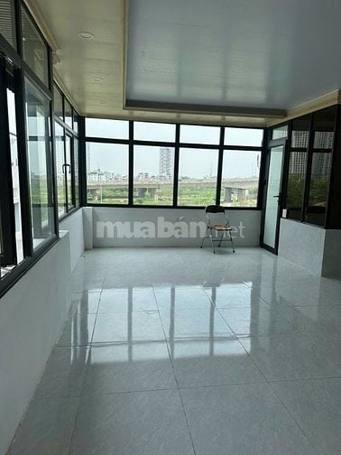 Cho thuê nhà 5 tầng tại số 6 ngõ 713 Lạc Long Quân, ô tô đỗ cửa