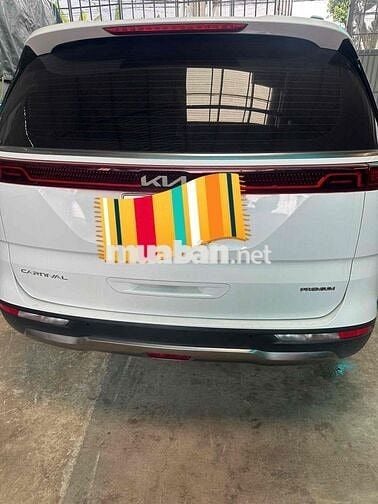Kia Carnival 2023 Premium 2.2D 8S - 90000 km
