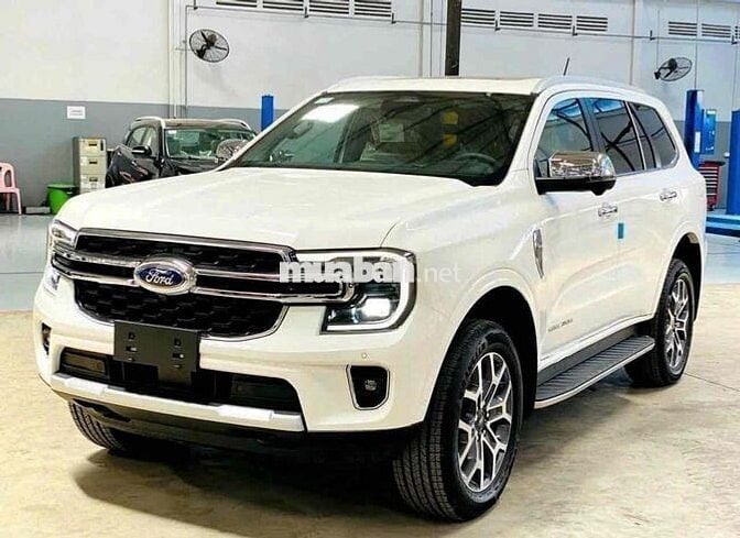 Ford Everest đủ màu giao ngay giá ưu đãi