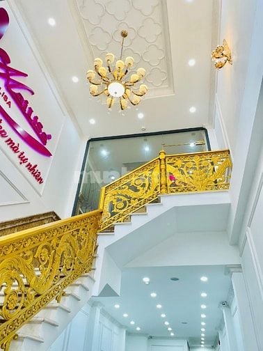 Cho thuê nhà góc hai mặt tiền số 150C Huỳnh Văn Bánh, Phường 11, Quận 