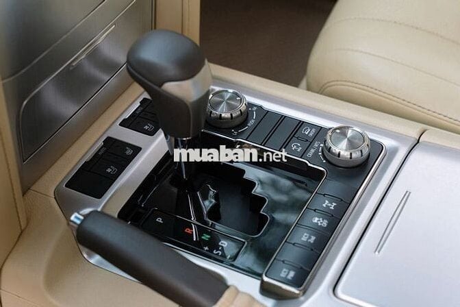 Toyota Land Cruiser LC200 2016
