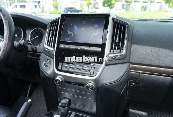 Toyota Land Cruiser VX 4.6 V8 2019