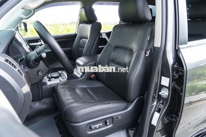 Toyota Land Cruiser VX 4.6 V8 2019