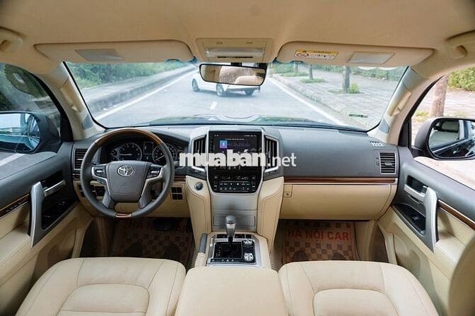 Toyota Land Cruiser LC200 2016