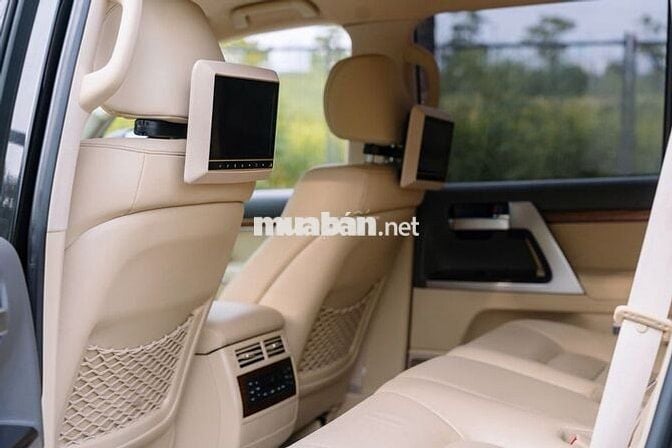 Toyota Land Cruiser LC200 2016