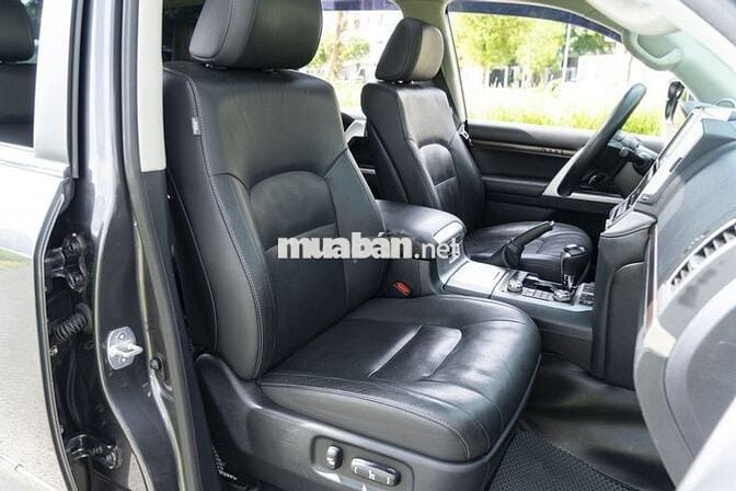 Toyota Land Cruiser VX 4.6 V8 2019