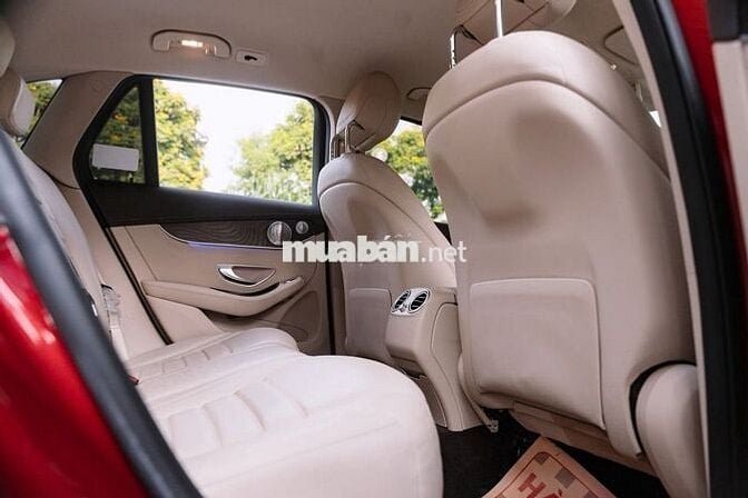 Mercedes Benz GLC200 4MATIC 2020 - 63000 km