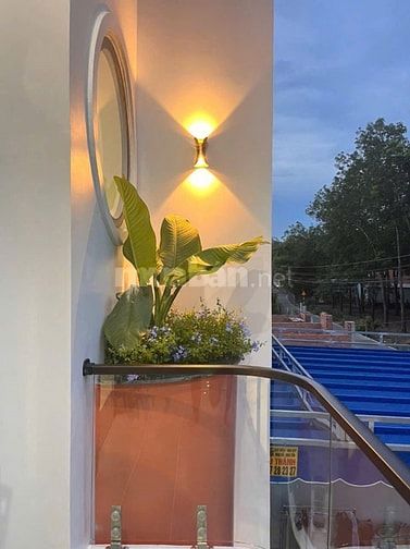 BÁN NHÀ 1T/1L MỚI 100% FUL NỘI THẤT ĐƯỜNG VÕ VĂN KIỆT SÁT TP MỚI