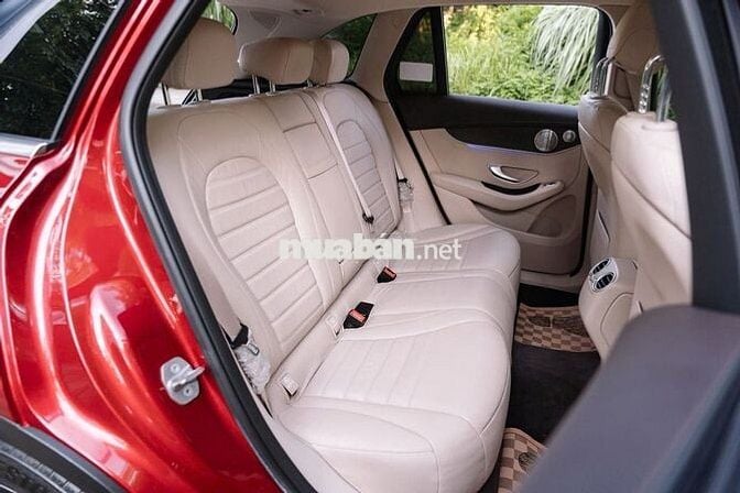 Mercedes Benz GLC200 4MATIC 2020 - 63000 km