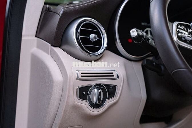 Mercedes Benz GLC200 4MATIC 2020 - 63000 km