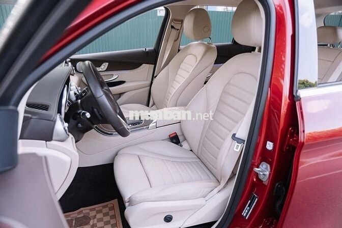Mercedes Benz GLC200 4MATIC 2020 - 63000 km
