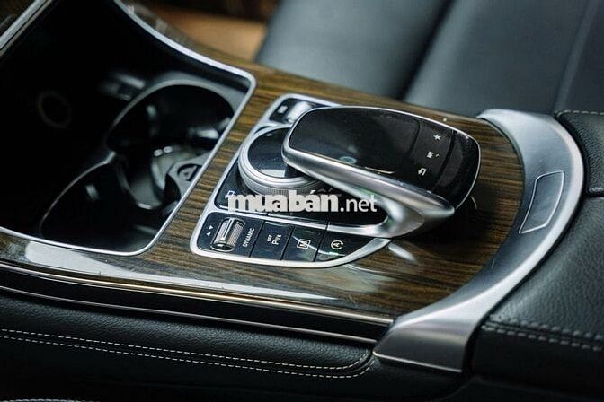 Mercedes Benz GLC 200 2018 - 82000 km