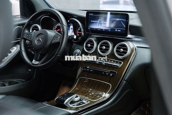 Mercedes Benz GLC 200 2018 - 82000 km