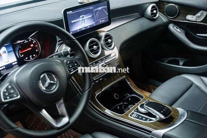 Mercedes Benz GLC 200 2018 - 82000 km