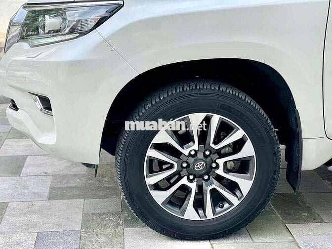 Toyota Land Cruiser Prado 2022 - 6000 km