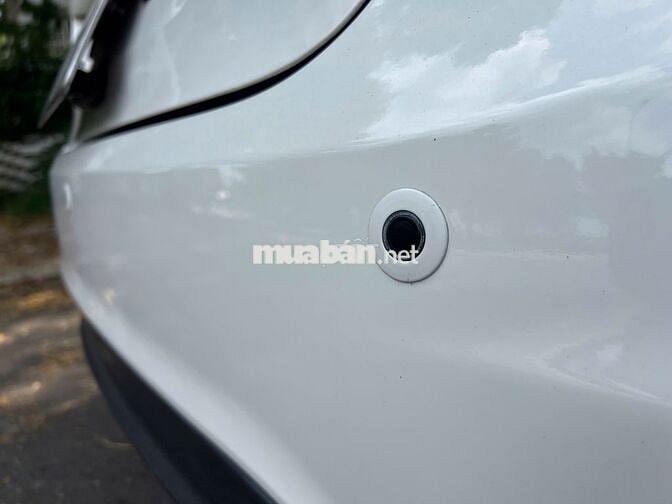 Ford Fiesta 2012 1.6 AT Hatchback - trắng đẹp