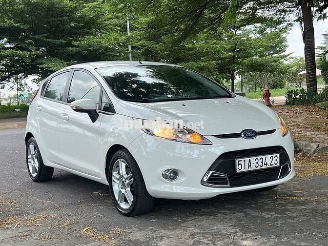 Ford Fiesta 2012 1.6 AT Hatchback - trắng đẹp