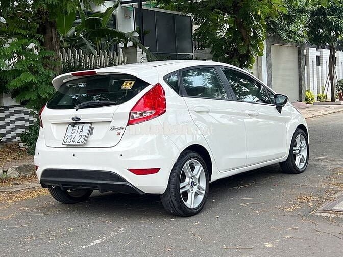 Ford Fiesta 2012 1.6 AT Hatchback - trắng đẹp