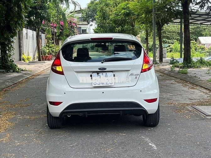 Ford Fiesta 2012 1.6 AT Hatchback - trắng đẹp