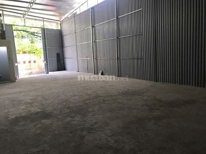 Cho thuê kho mới135m2, MT 8m,2 trần cao 6m2 , thông sàn. 17tr